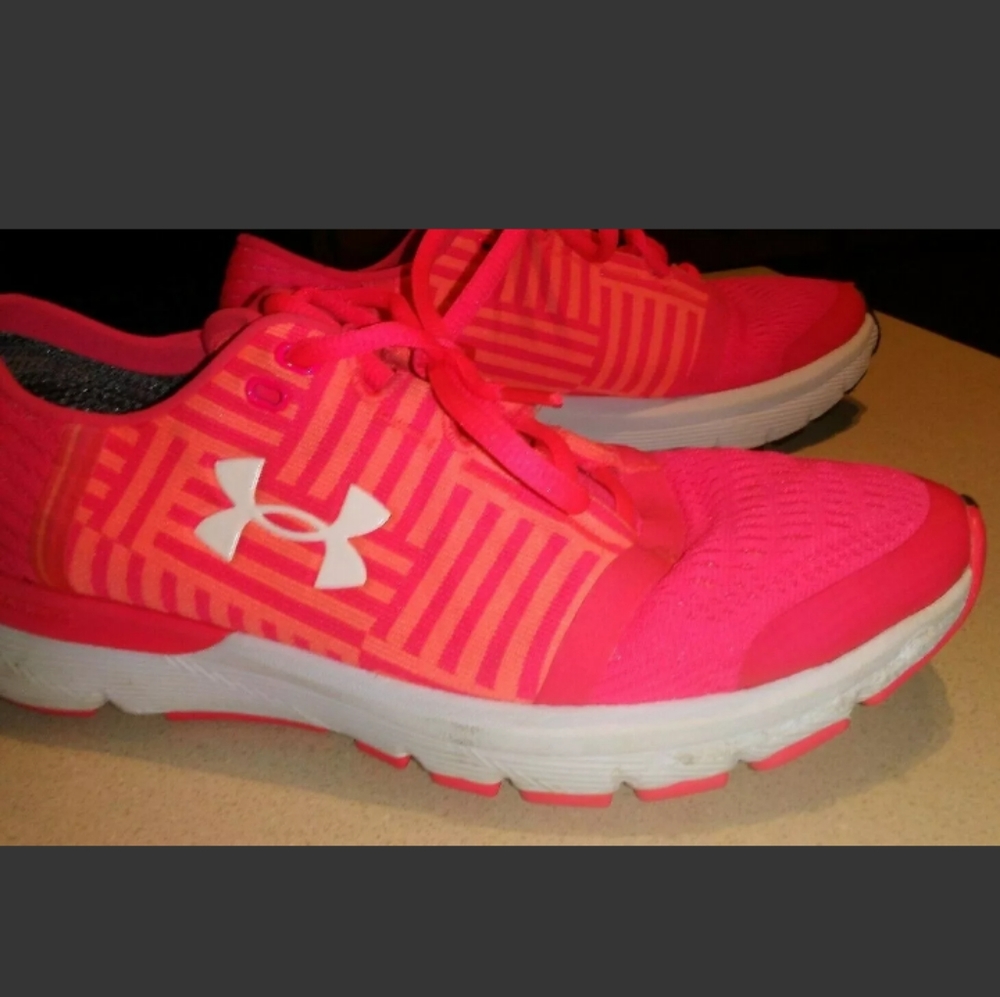 Women's Under Armour Pink Orange low top athletic
